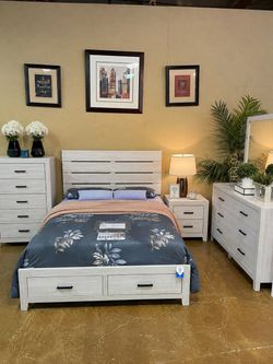 4 Piece Queen Bed Frame, Nightstand, Dresser, Mirror