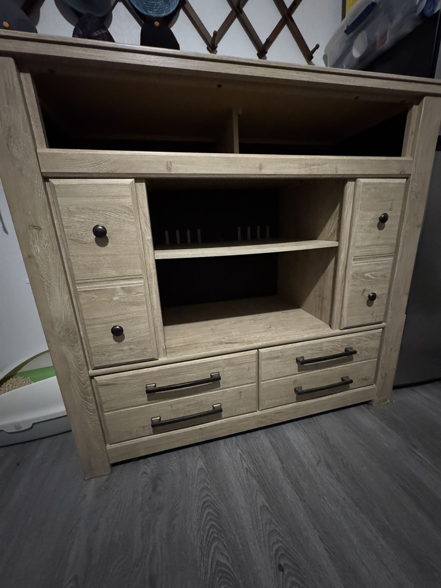 Wood entertainment Center