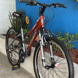Brand New!26” Trek 820 Mountain bike,