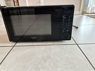 Black Sharp Microwave 1.3 Cu Ft 1000 Watts