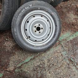215/60/16 On 5 Lug Wheel