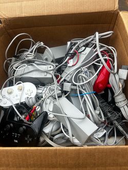 Nintendo Wii accessories bundle lot video games