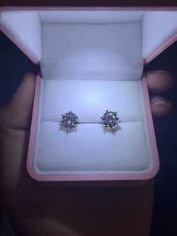 4 CTW Moissanite Stud Earrings – 2 Carat Each – D Color VVS1 – S925 Sterling Silver – GRA Certified plus a gift