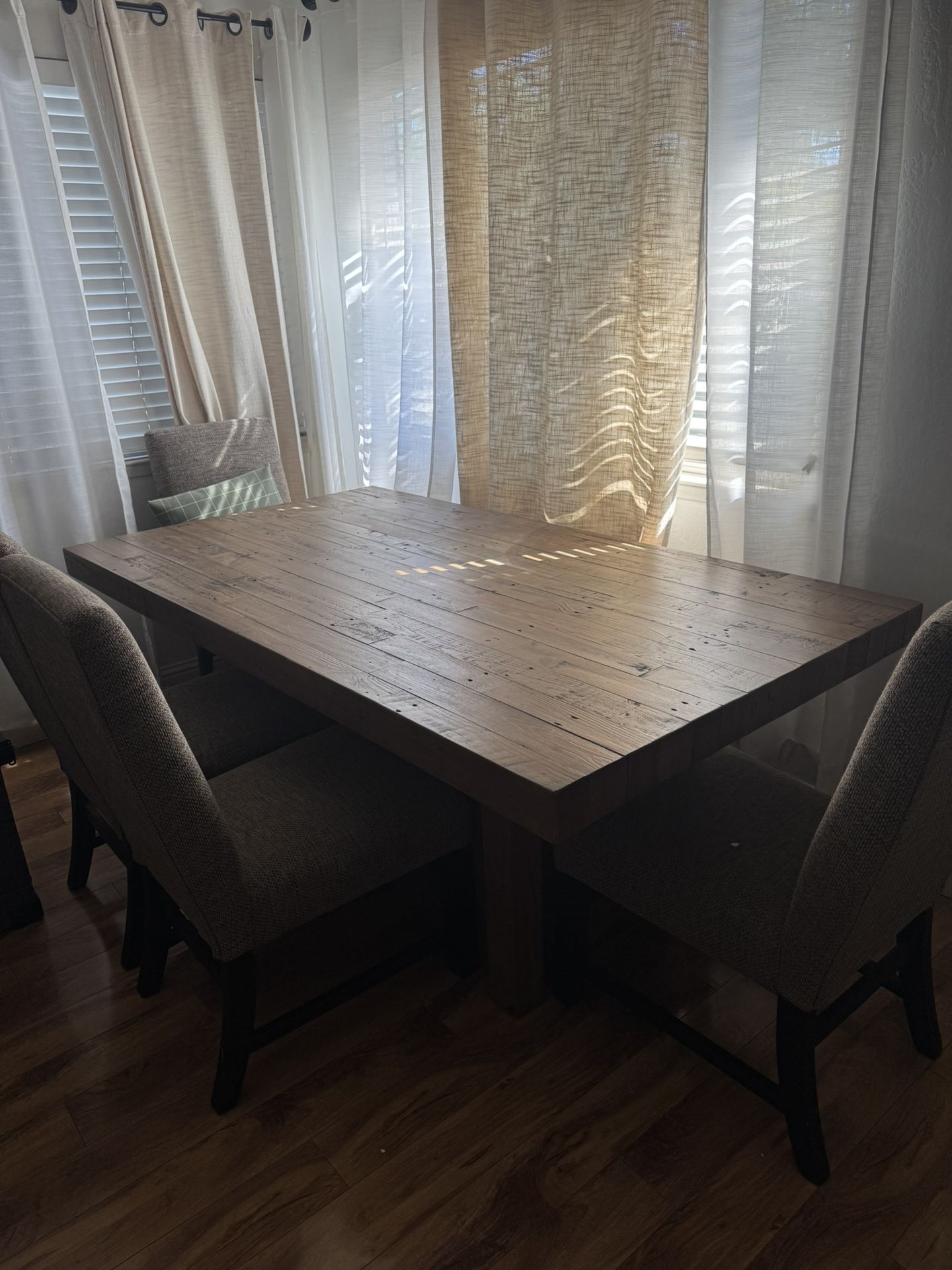 Rustic Wooden Dinning Table Set W/ Chairs