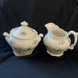 Vintage 1980's Royal Doulton "NEW HAMPSHIRE" Lidded Sugar Bowl and Creamer - Set