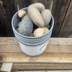 Free 3 Buckets Rocks 