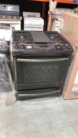 GE Black stove, gas