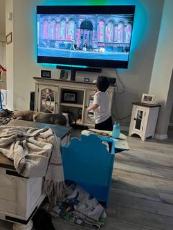 and a coffee table that opens up