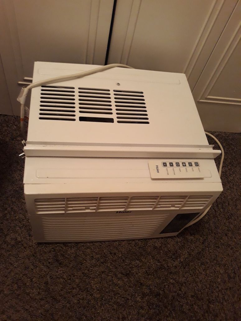 Haier A/C Unit with remote control