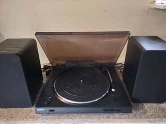 Complete turntable setup. Free records