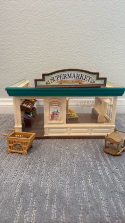 Calico Critters Grocery Market Playset with Accessories