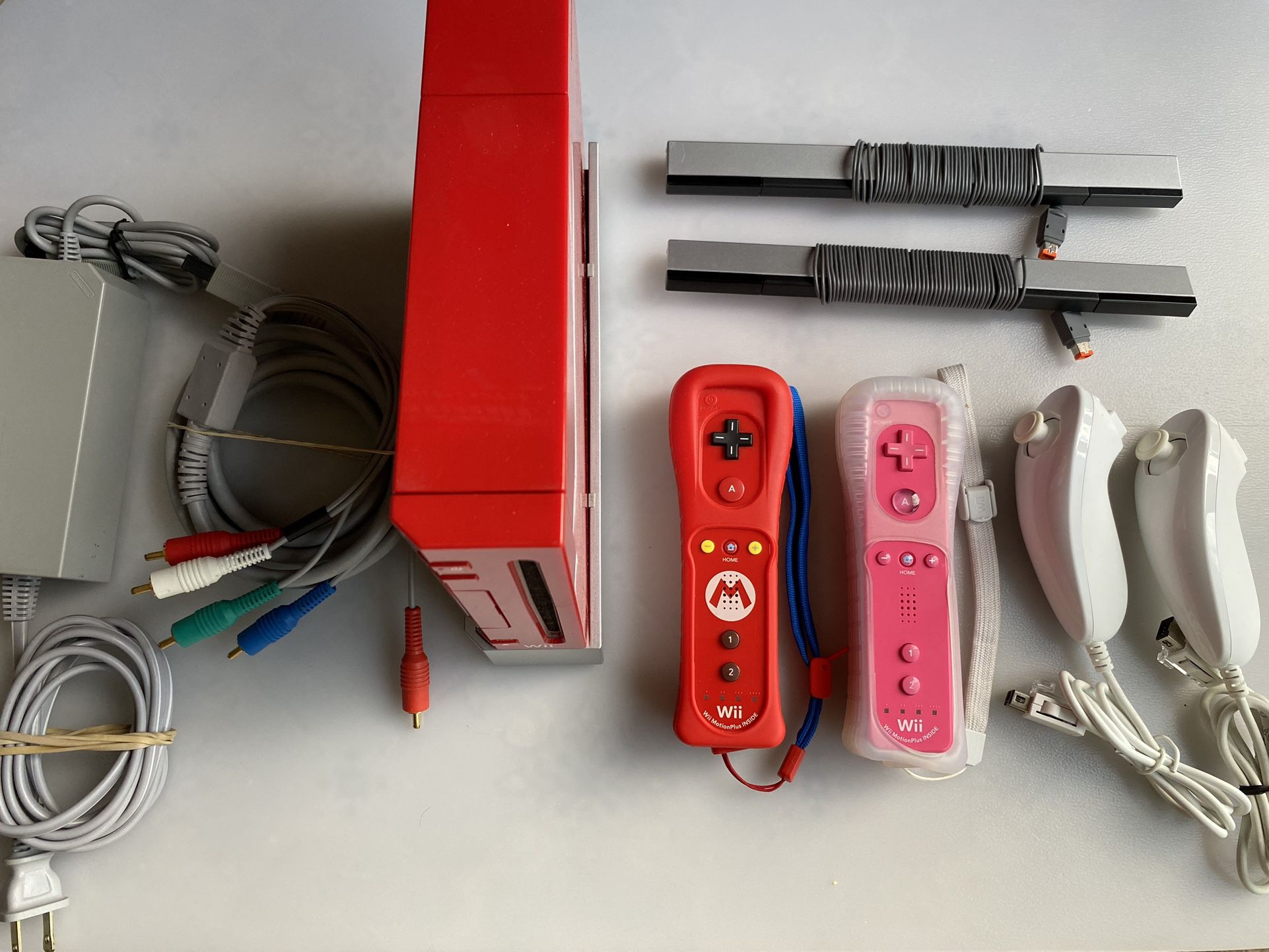 Special Edition Super Mario Red Nintendo Wii Console Bundle