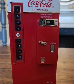 Vintage 1990's coca cola die cast table top musical vending machine plays jingle tune battery operated located in palm springs ca
