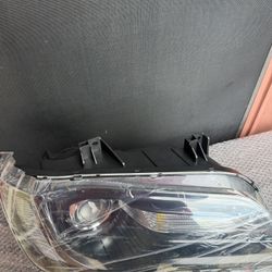 2015-2023 chrysler 300s headlight 