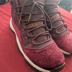 Size 8.5 - Jordan 11 Retro GS Heiress Velvet 2016 Used