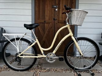 Beautiful Electra 7 Cruiser Bike With Brand NEW Basket