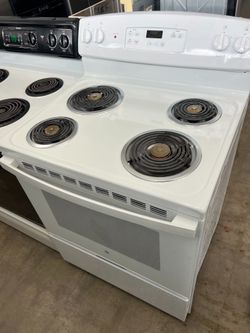 GE WHITE ELECTRIC COIL TOP STOVE NEWER STYLE