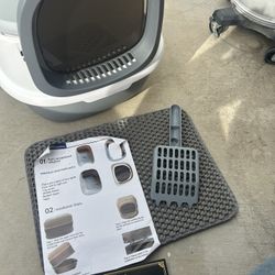 Enclosed Cat Litter Box