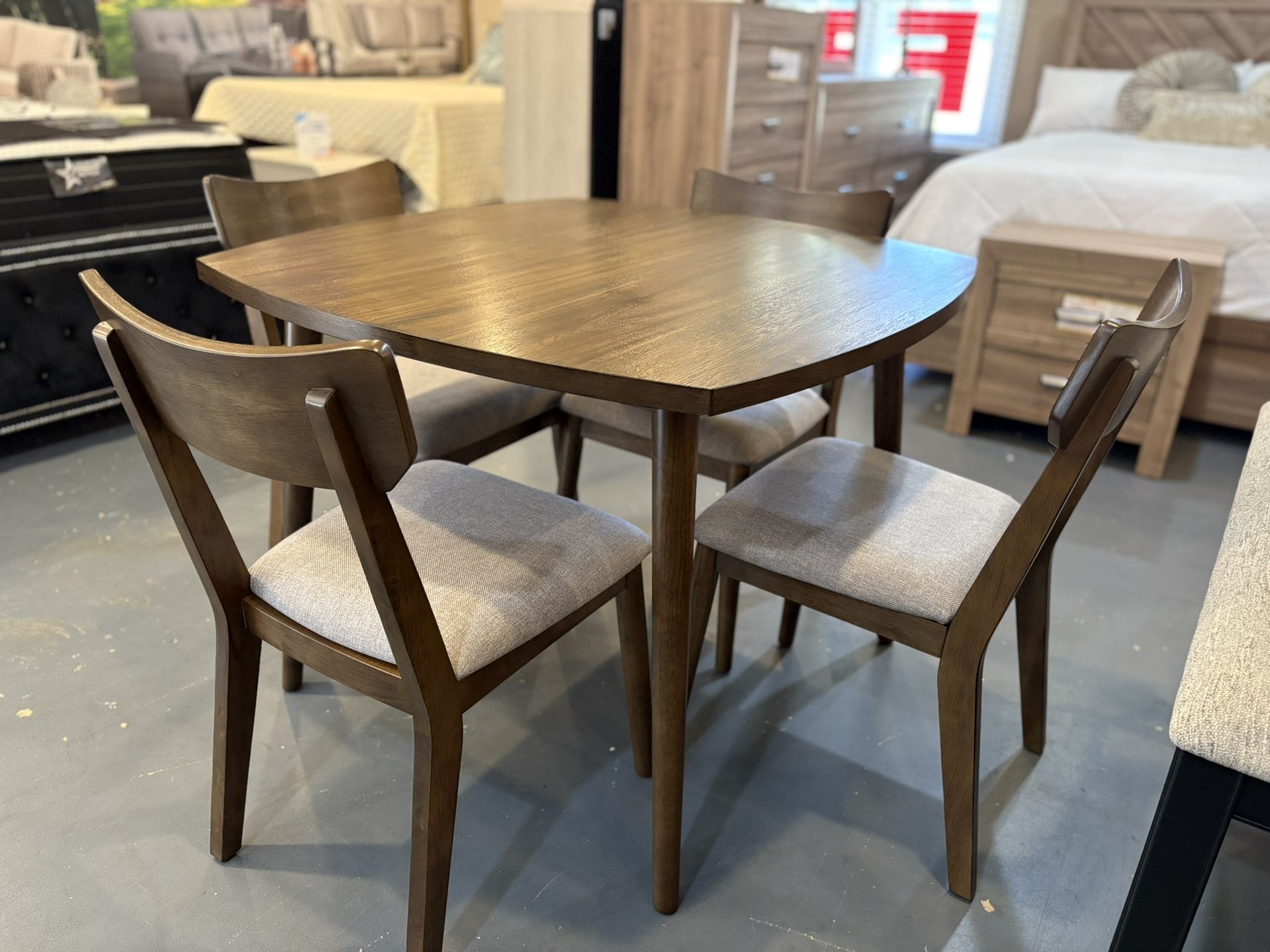 New 5pc Dining Table Set