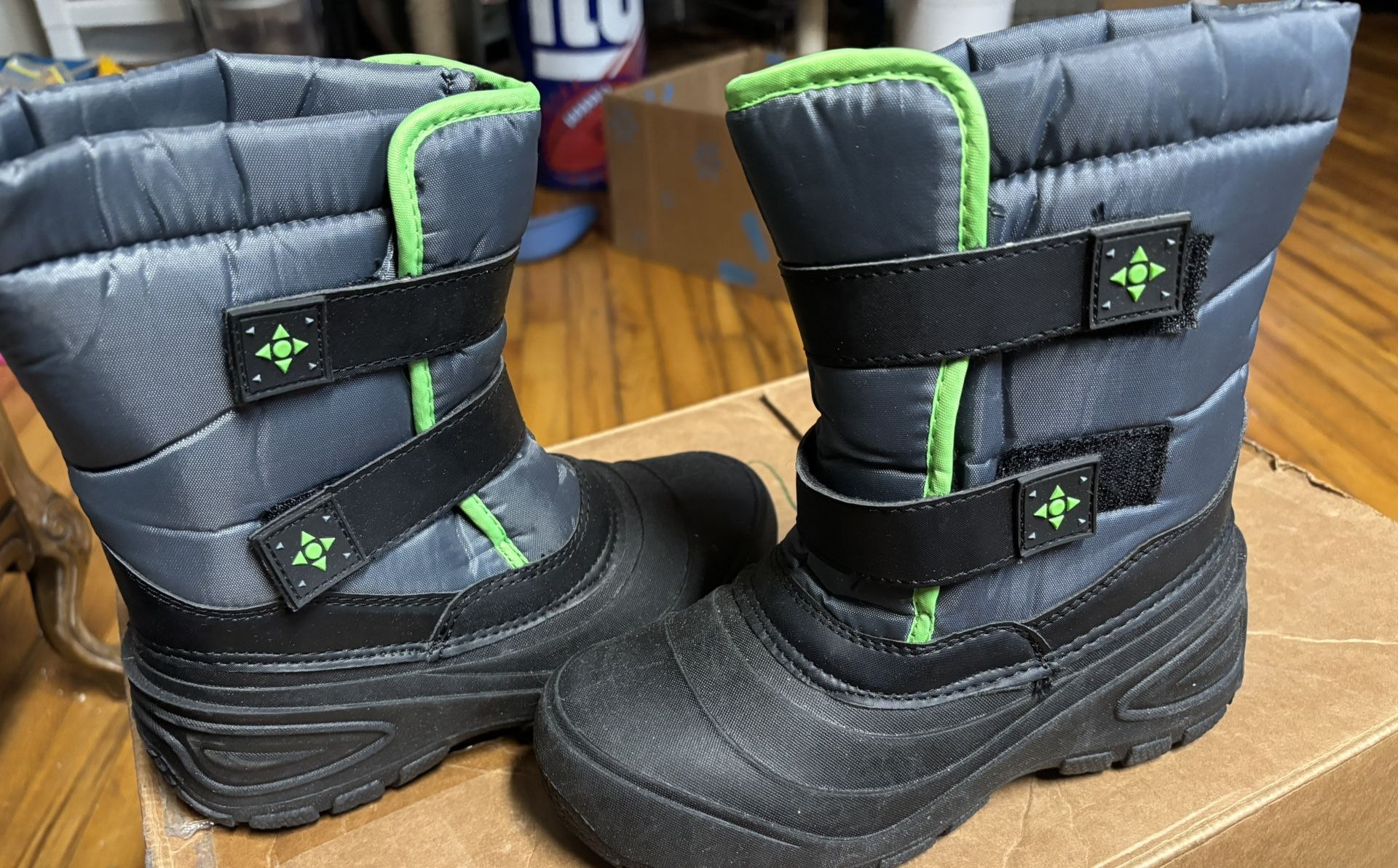Kid’s Snow Boots Size 2