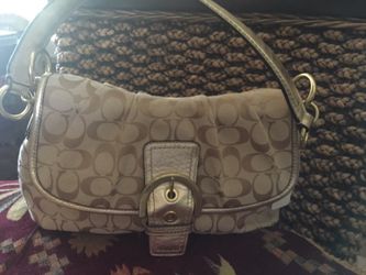 Gorgeous New Coach kaki Gold Handbag
