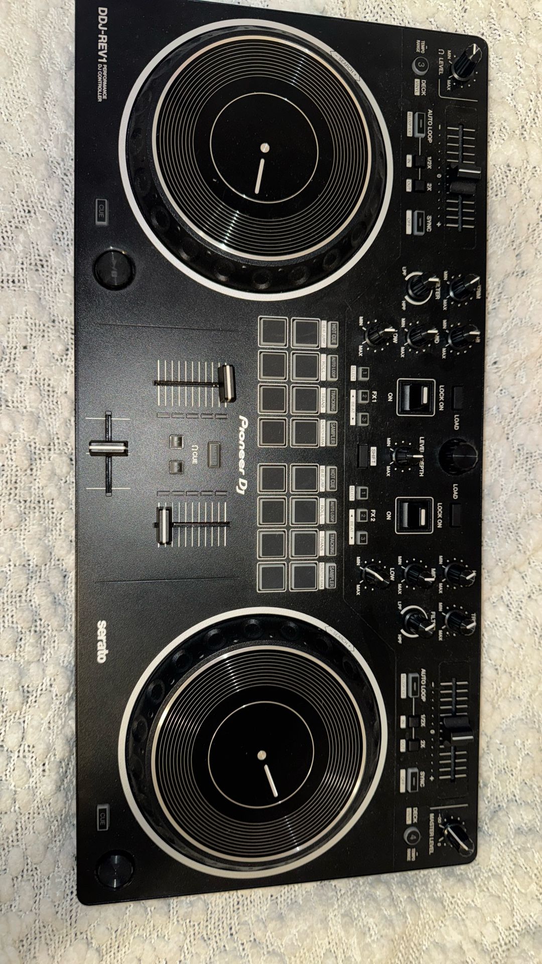 DJ Equipment/ Pioneer DDJ-REV1/ Pioneer DJ