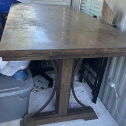 Vendo Mesa De Madera Café 5pies 11 De Largo De Alto 36 Pulgadas35 Pulgadas De Ancho