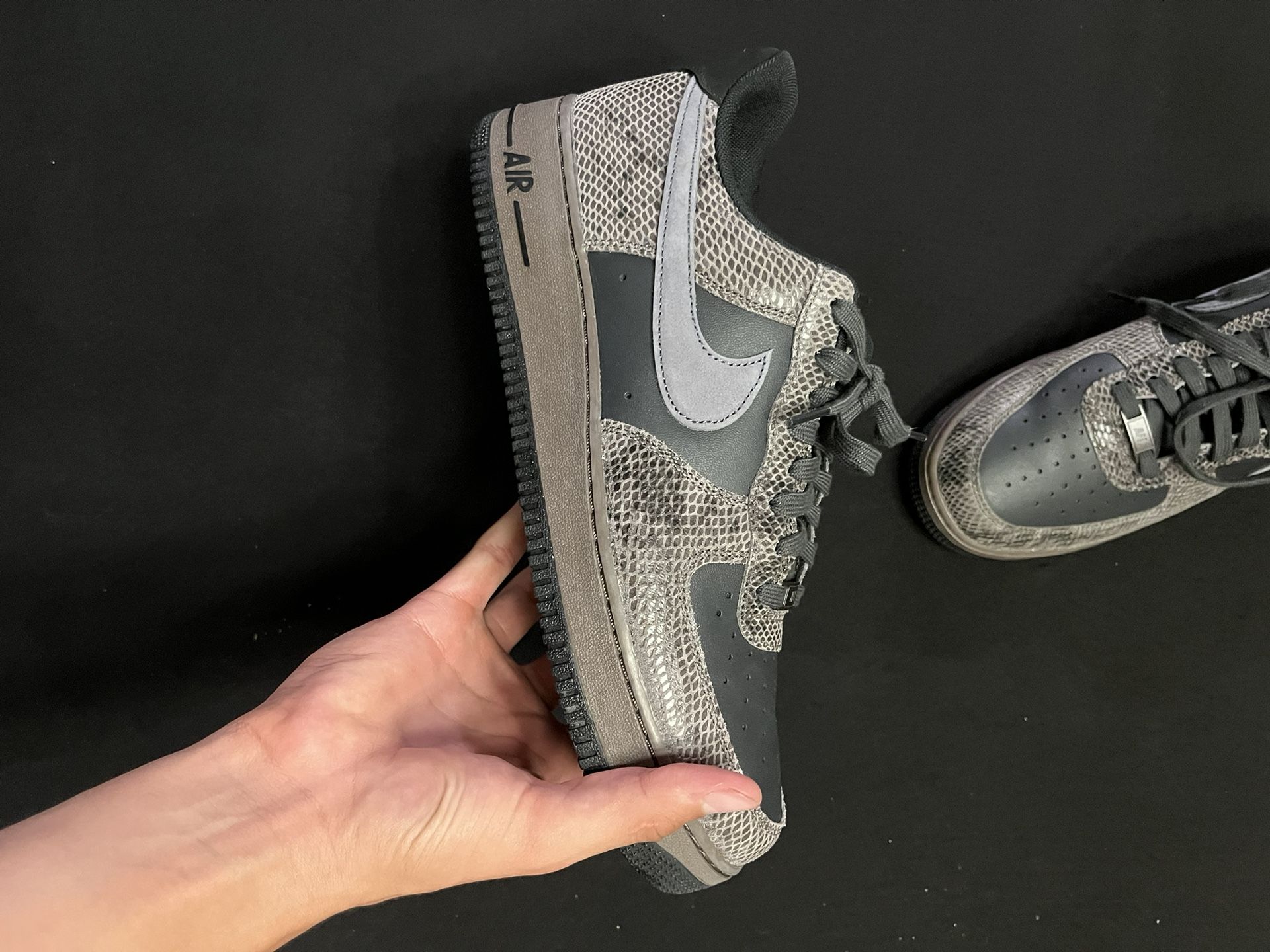 Off Noir snakeskin Air Force 1