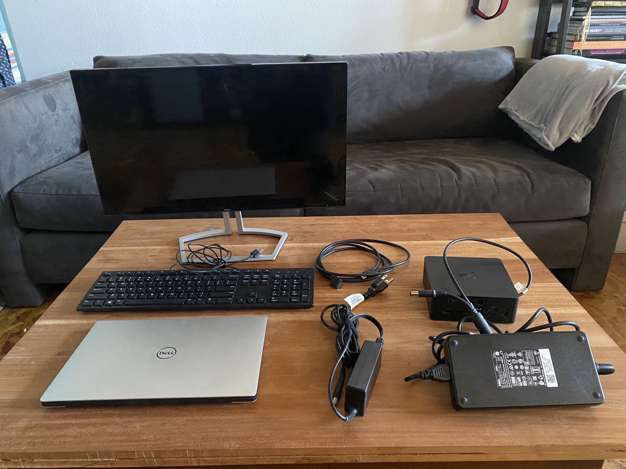 Dell XPS Laptop with desktop Setup