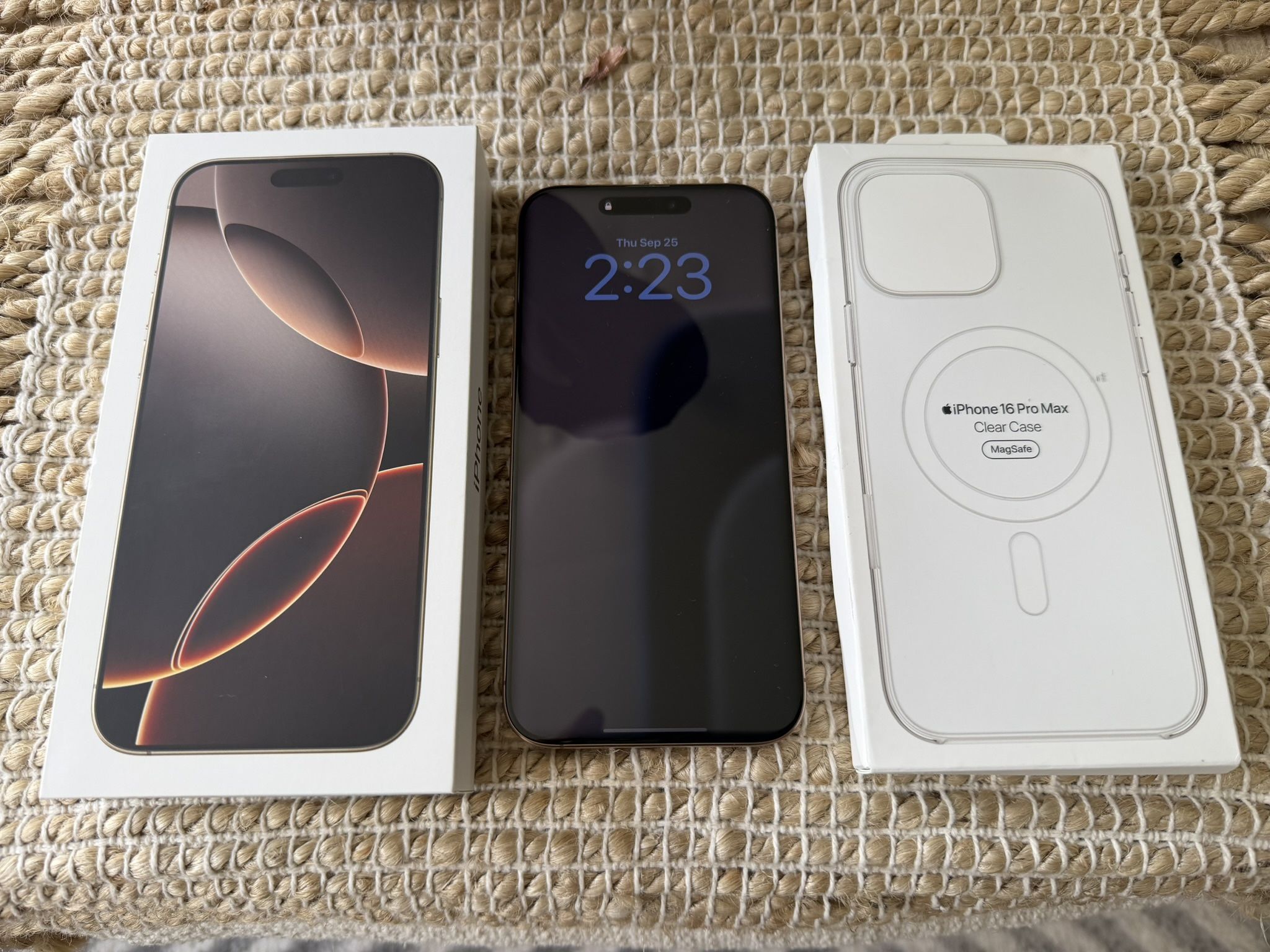 iPhone 16 Pro Max 256gb Desert Titanium - Like New