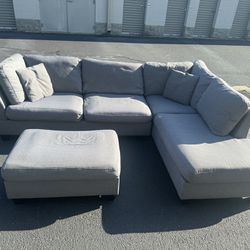 Grey Sectional With Ottoman READ DESCRIPTION 