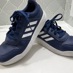 Adidas boys outlet size 4