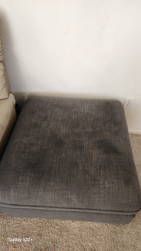 Frer ottoman with storage