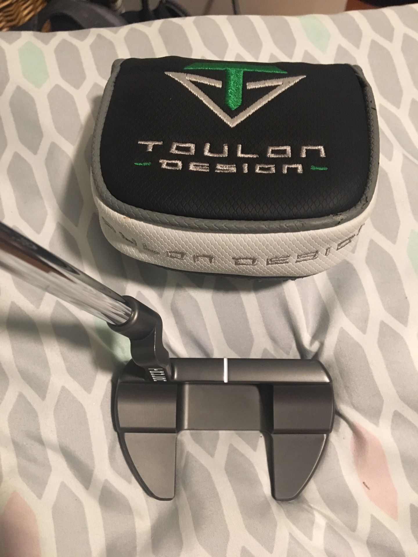 Golf Clubs: New Odyssey Toulon Design Portland H3 Putter RH 35 inch