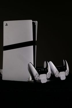 PS5 pro; play station 5 pro 2tb