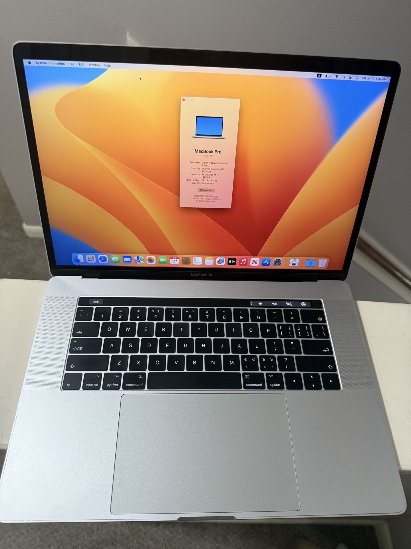 Apple MacBook Pro 2017 15" - i7-7820HQ- 16GB RAM - 512GB SSD