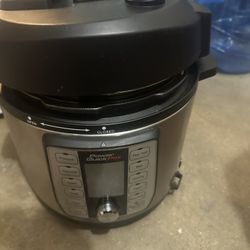 Power Quick Pot/ slow cooker ( pressure cooker and slow cooker