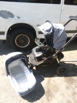 !! Baby Stroller/Bassinet Top of The line Peg Perego Team Firm Price