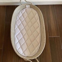 Linen Perch Baby Changing Basket with Quilted Liner