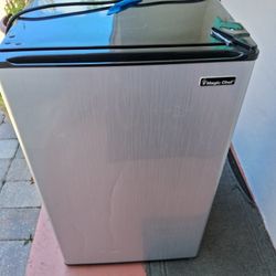 Magic Chef Mini Fridge 