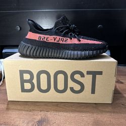 Yeezy 350 V2 Red Stripe DS Size 9.5