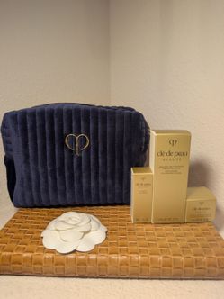 Clé de Peau Beauté Skincare Set