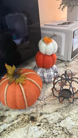 Holiday decorations set