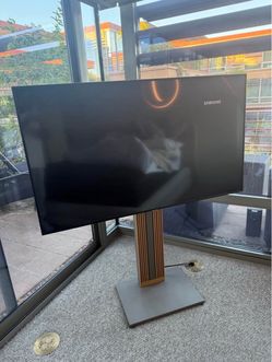 65 inch Samsung 4K smart TV with stand!