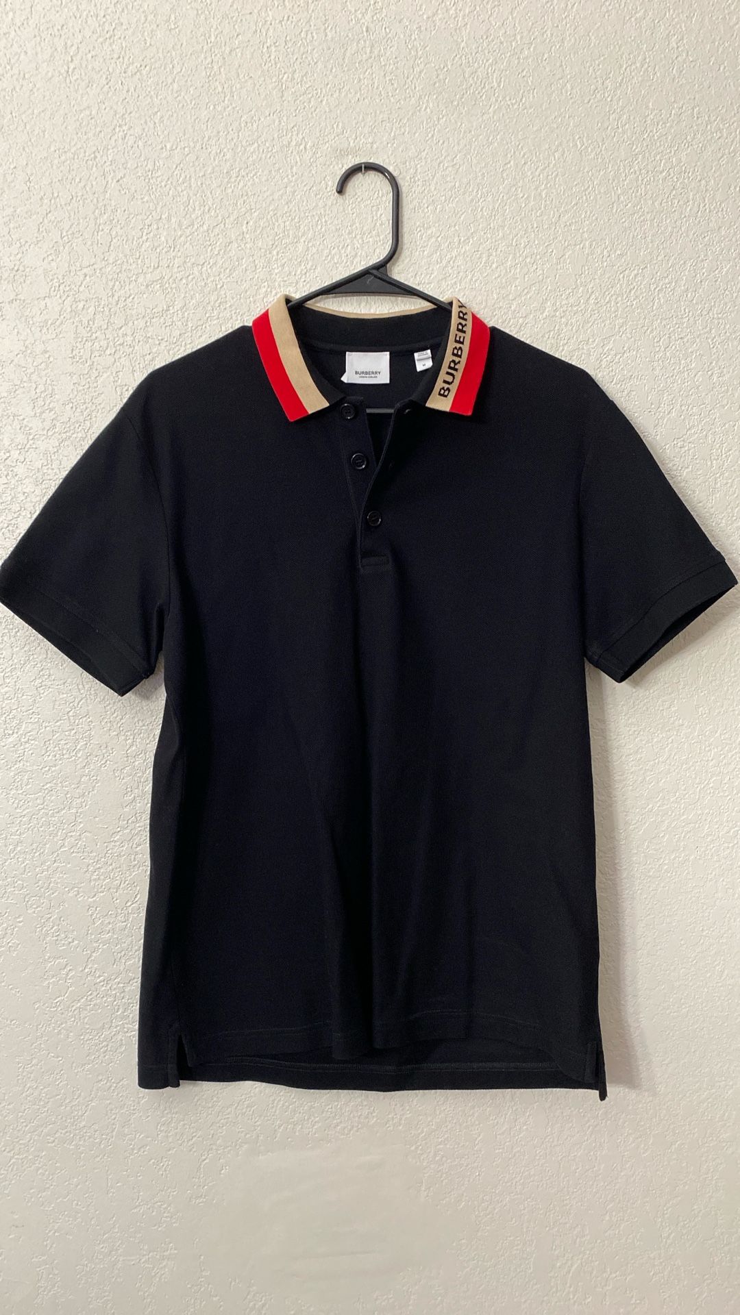 Burberry Collar Shirt Size (M)