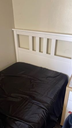White Wood Twin Bed