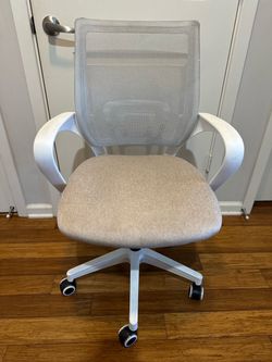 White & Gray Mesh Office Desk Chair