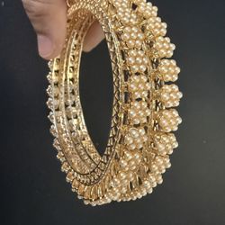Bangle/ Bracelet 