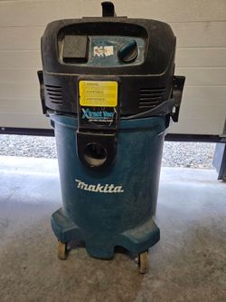 Makita VC4710 12 Gallon Xtract Vac Wet/Dry Dust Extractor/Vacuum