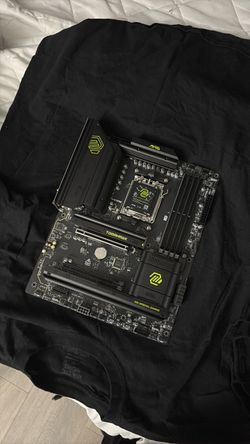 MSI MAG B550 TOMAHAWK AM4 Motherboard – AMD Ryzen – ATX Gaming